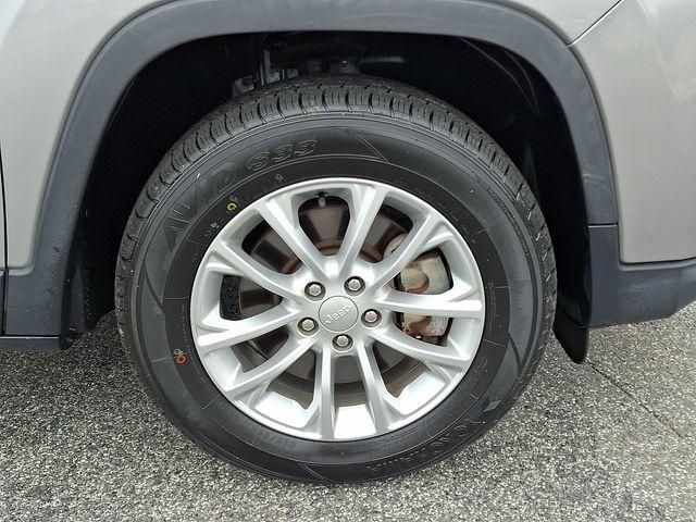 used 2019 Jeep Cherokee car, priced at $14,999