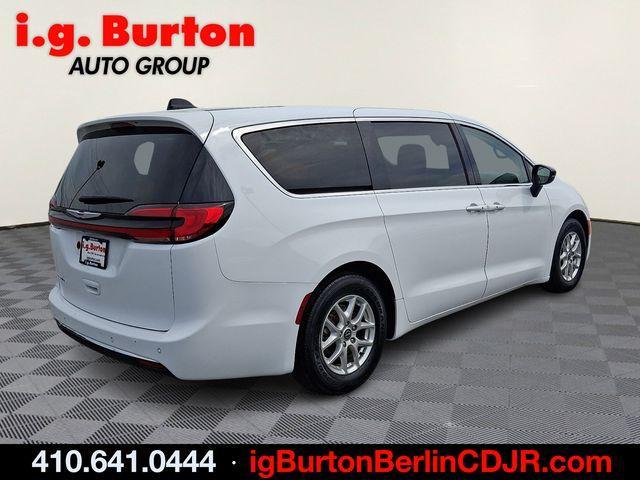 used 2024 Chrysler Pacifica car, priced at $28,606