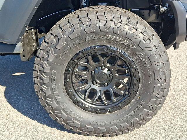 new 2025 Jeep Wrangler car, priced at $43,891