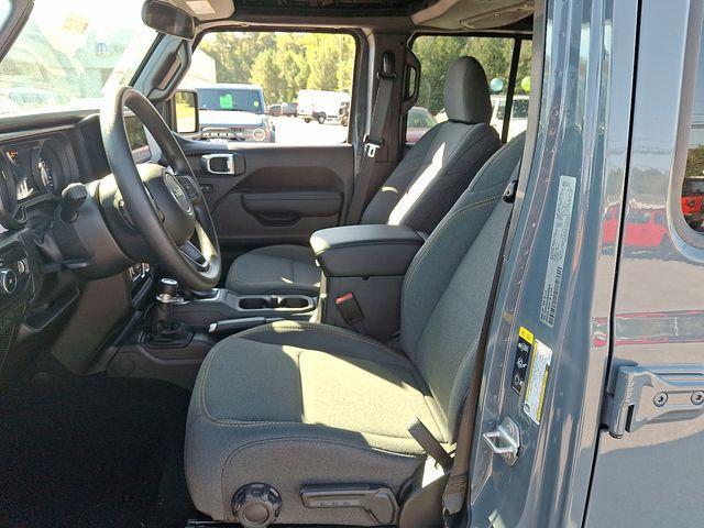 new 2025 Jeep Wrangler car, priced at $43,891