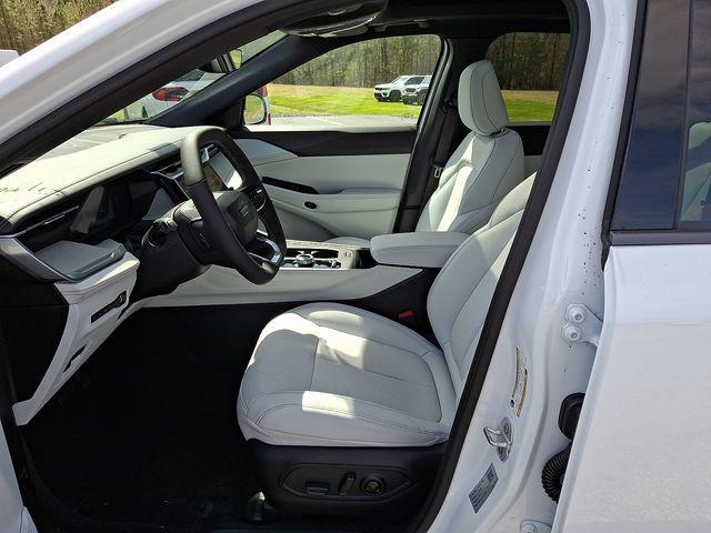 new 2026 Jeep Cherokee car, priced at $41,090