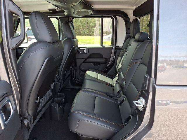 new 2026 Jeep Gladiator car, priced at $46,900