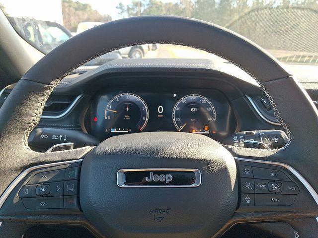 new 2025 Jeep Grand Cherokee car, priced at $45,990