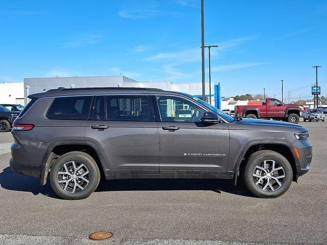 new 2025 Jeep Grand Cherokee L car, priced at $44,428