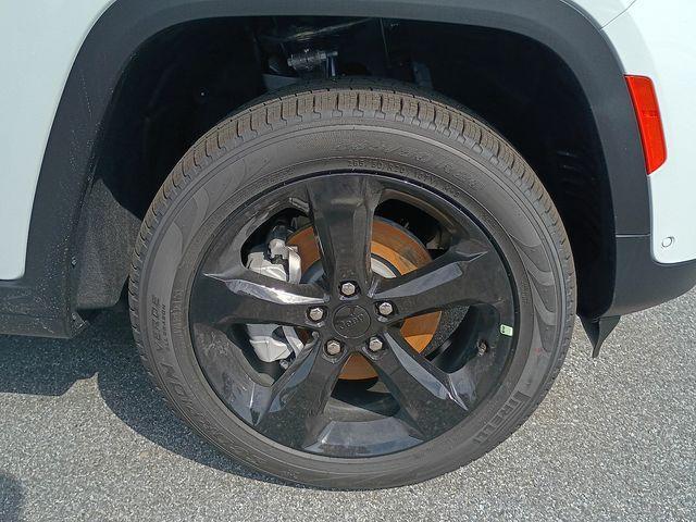 new 2025 Jeep Grand Cherokee car, priced at $46,808