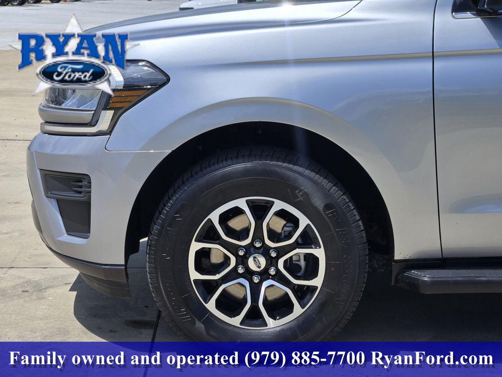 used 2024 Ford Expedition car, priced at $35,000