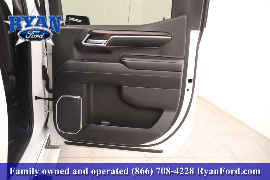 used 2022 GMC Sierra 1500 car, priced at $35,495