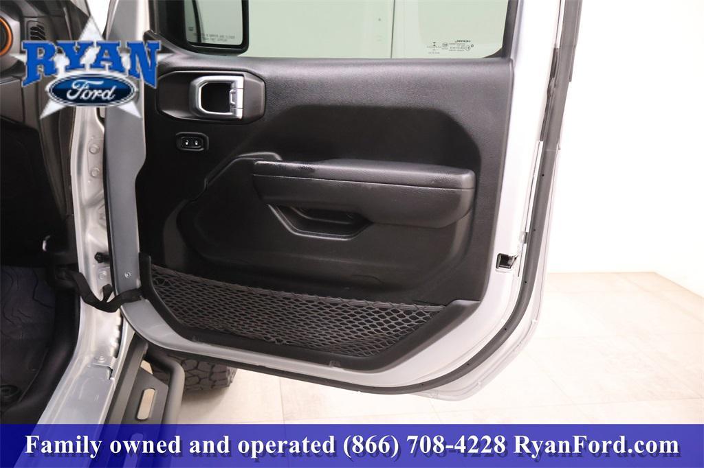 used 2022 Jeep Gladiator car, priced at $28,249