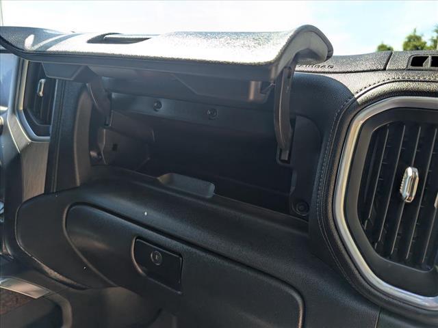 used 2021 Chevrolet Silverado 1500 car, priced at $46,900