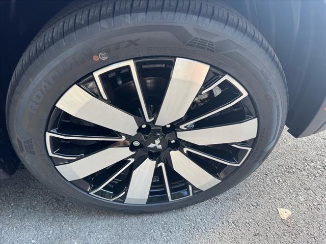 new 2025 Mitsubishi Outlander car, priced at $35,595