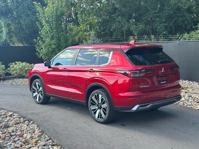 new 2025 Mitsubishi Outlander car, priced at $35,595