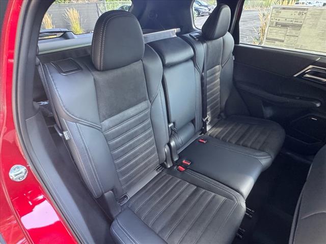 new 2025 Mitsubishi Outlander car, priced at $35,595