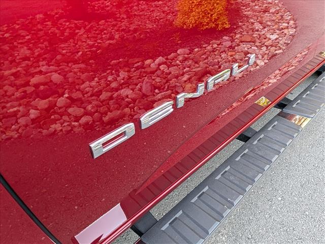 used 2021 GMC Canyon car, priced at $32,900
