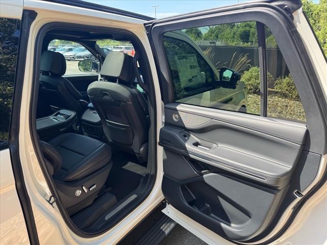 new 2025 Lincoln Navigator L car, priced at $106,458