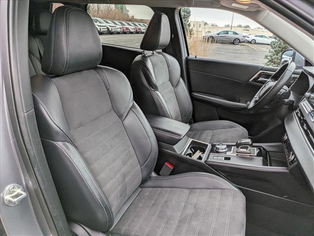 used 2024 Mitsubishi Outlander car, priced at $24,900