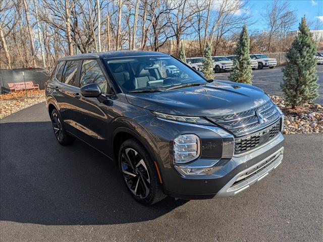 used 2024 Mitsubishi Outlander car, priced at $25,900