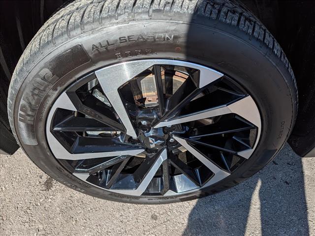 used 2024 Mitsubishi Outlander car, priced at $23,900