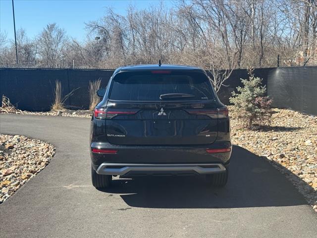 new 2025 Mitsubishi Outlander car, priced at $37,505