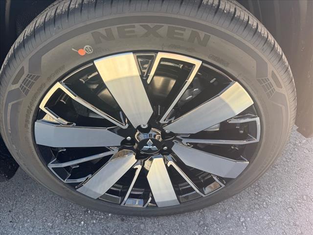 new 2025 Mitsubishi Outlander car, priced at $37,505