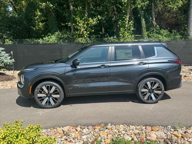 new 2025 Mitsubishi Outlander car, priced at $38,200