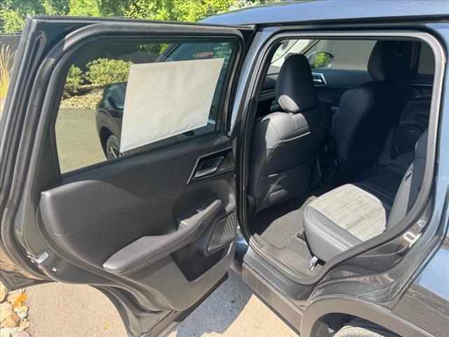 new 2025 Mitsubishi Outlander car, priced at $38,200