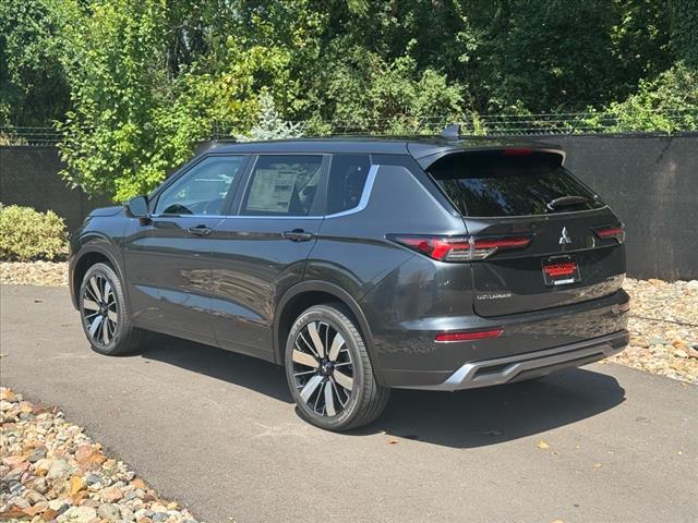 new 2025 Mitsubishi Outlander car, priced at $38,200