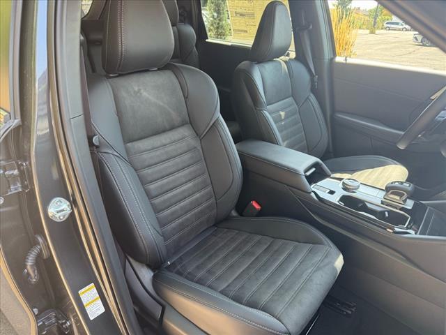 new 2025 Mitsubishi Outlander car, priced at $38,200