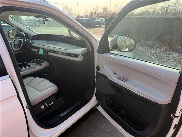 new 2026 Lincoln Navigator L car, priced at $112,085