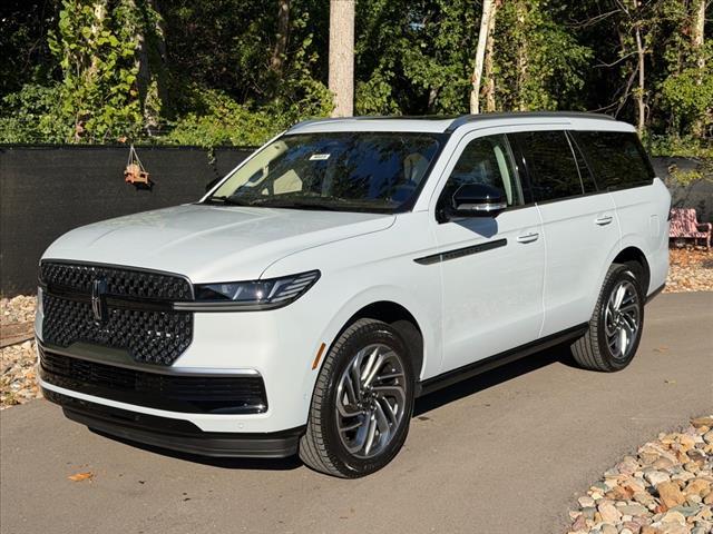 new 2025 Lincoln Navigator car, priced at $102,019