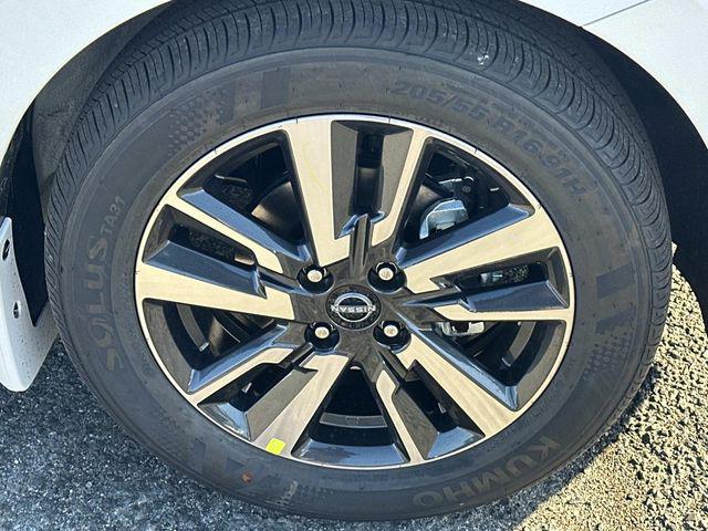 new 2025 Nissan Versa car, priced at $21,249