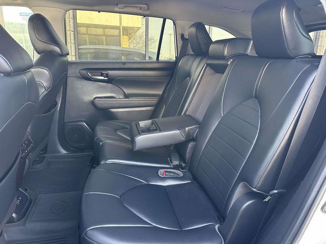 used 2021 Toyota Highlander car, priced at $31,000