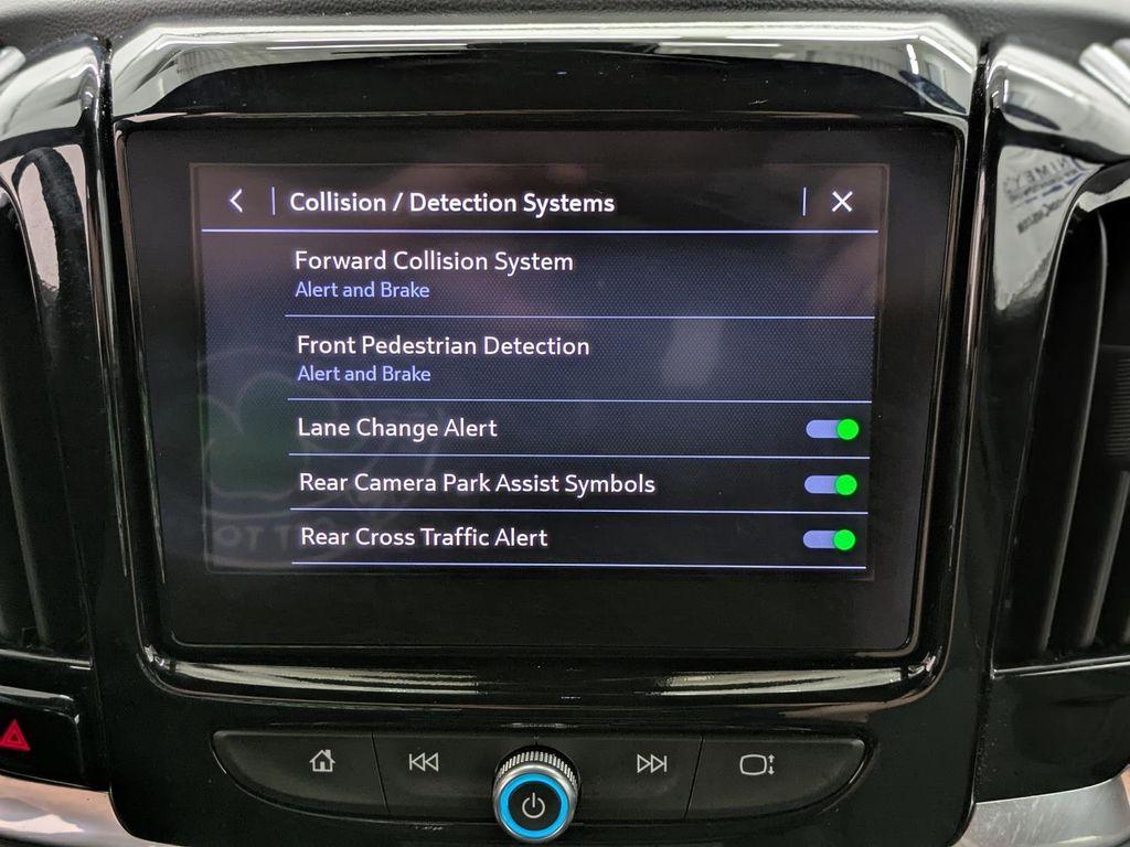 used 2023 Chevrolet Traverse car, priced at $29,490