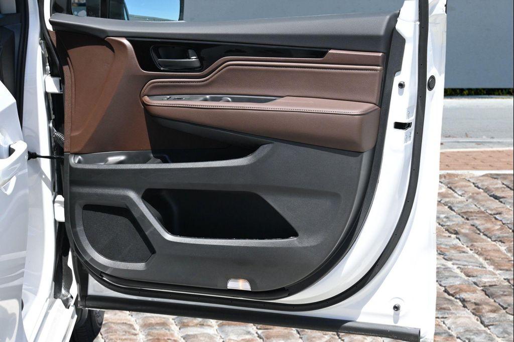 new 2025 Honda Odyssey car, priced at $48,811