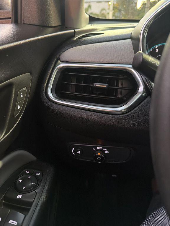 used 2023 Chevrolet Equinox car, priced at $15,500