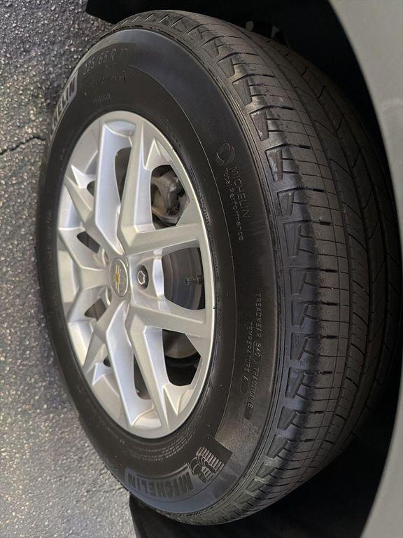 used 2023 Chevrolet Equinox car, priced at $15,500