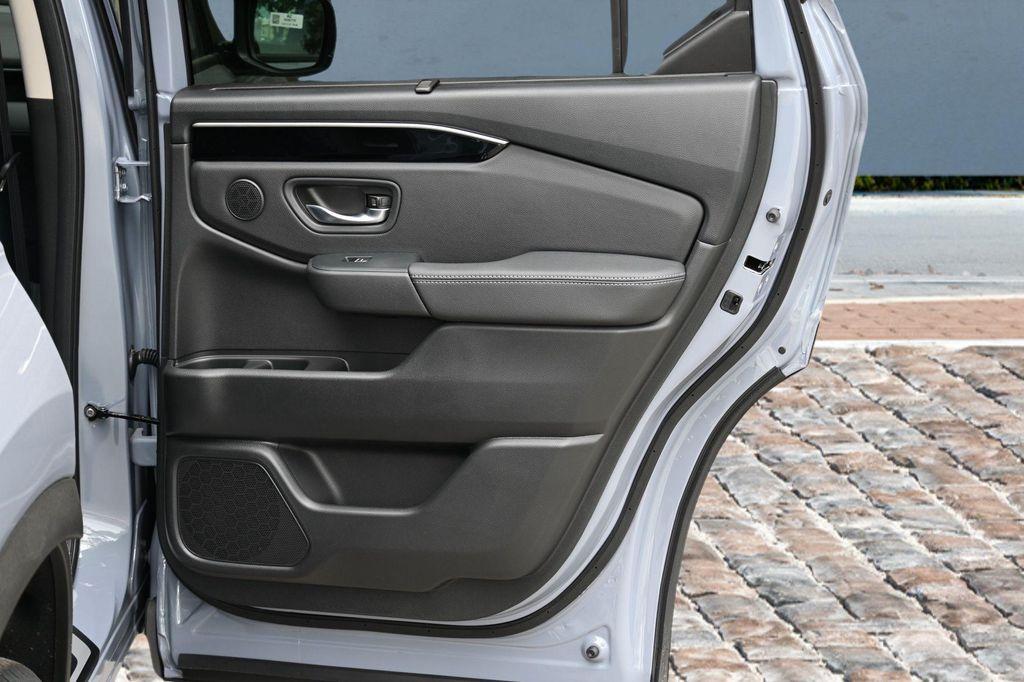 new 2026 Honda Pilot car, priced at $45,052