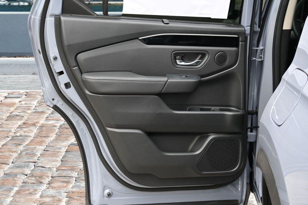 new 2026 Honda Pilot car, priced at $45,052