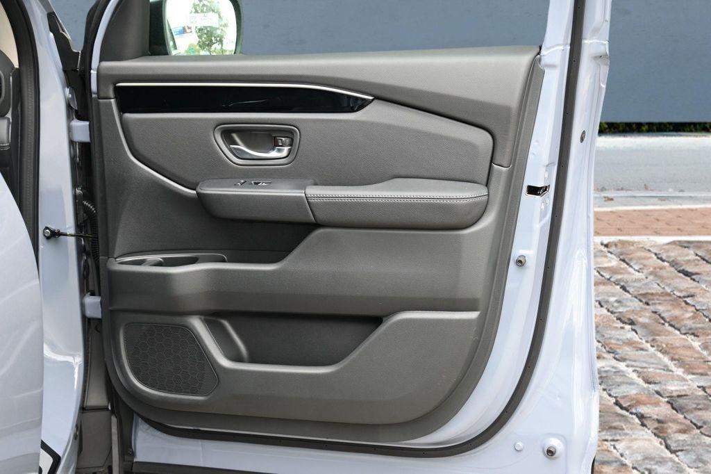 new 2026 Honda Pilot car, priced at $46,723