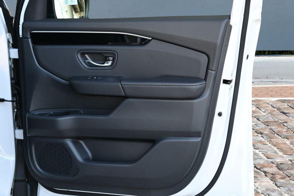 new 2026 Honda Pilot car, priced at $45,981