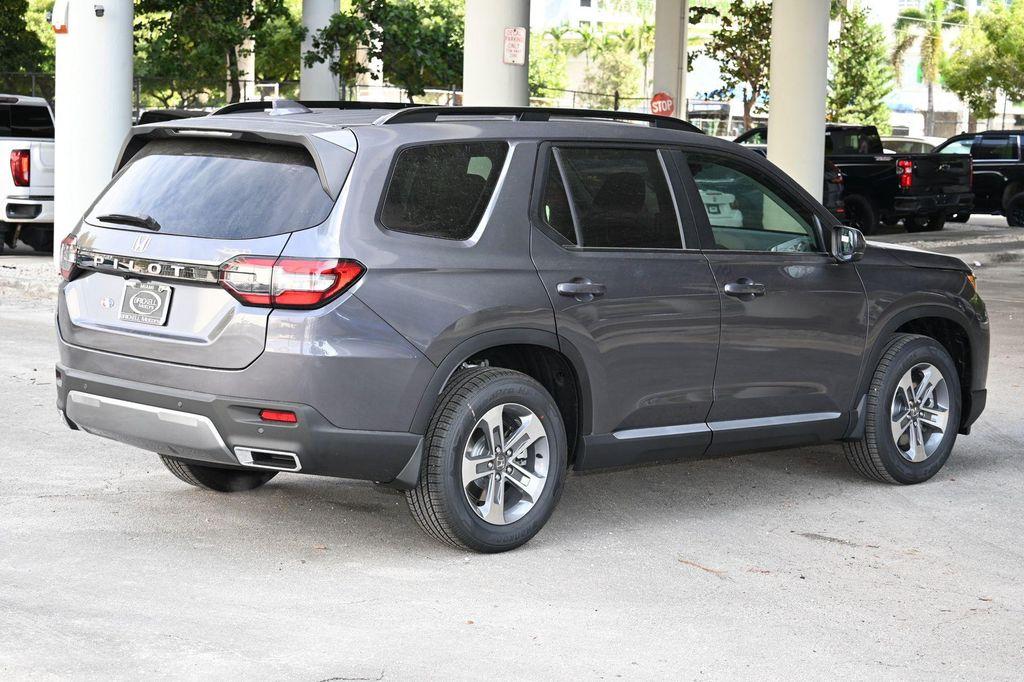 new 2026 Honda Pilot car, priced at $45,530