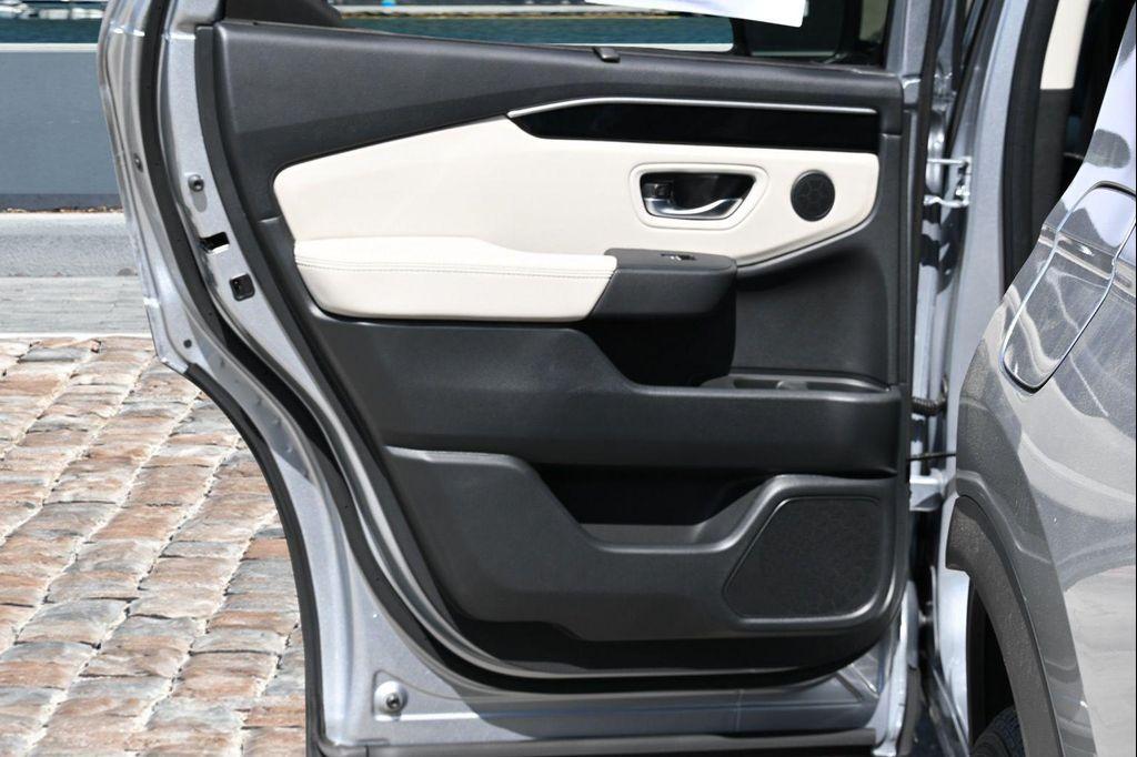 new 2026 Honda Pilot car, priced at $45,530