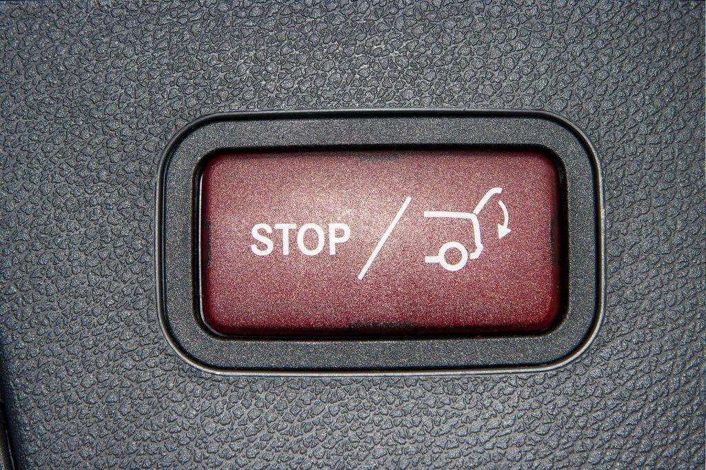 used 2020 Mercedes-Benz GLA 250 car, priced at $13,700