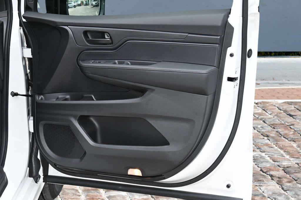 new 2026 Honda Odyssey car, priced at $45,387