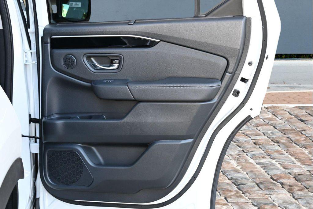 new 2026 Honda Pilot car, priced at $45,981