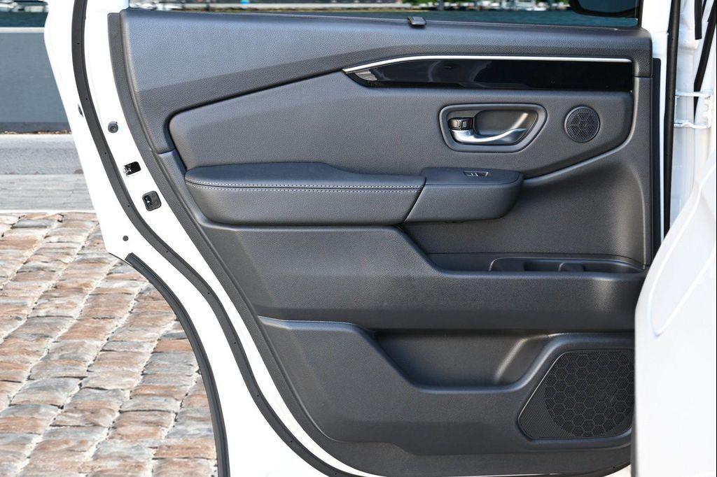 new 2026 Honda Pilot car, priced at $45,981