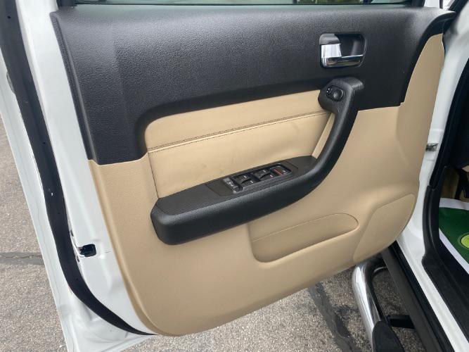 used 2007 Hummer H3 car, priced at $10,980