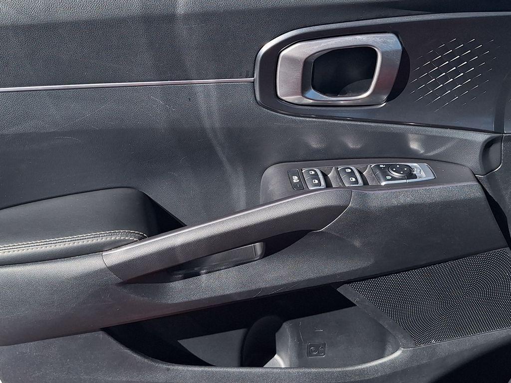 used 2024 Kia Sorento car, priced at $25,988