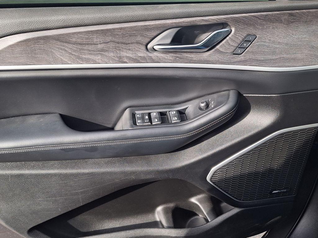 used 2024 Jeep Grand Cherokee car, priced at $34,988