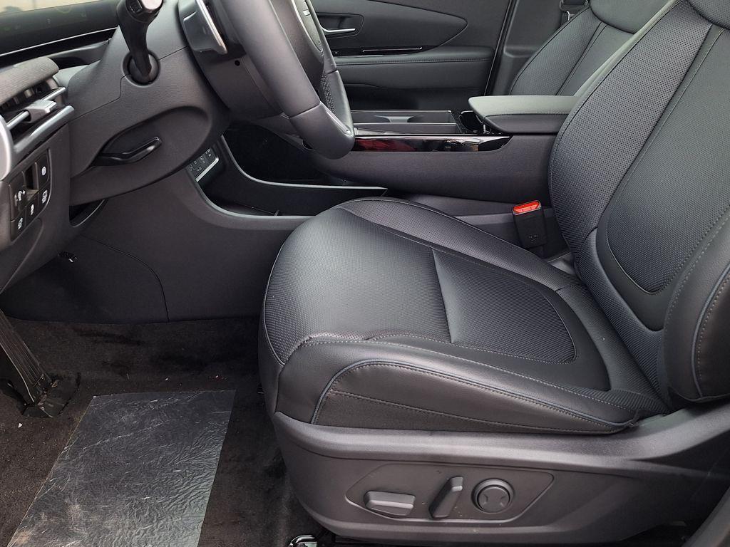 new 2026 Hyundai TUCSON Hybrid car, priced at $42,670