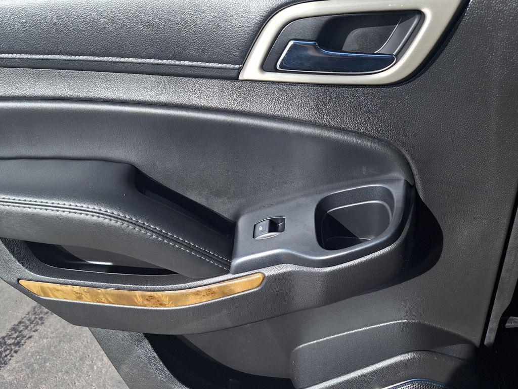 used 2017 GMC Yukon car, priced at $26,988